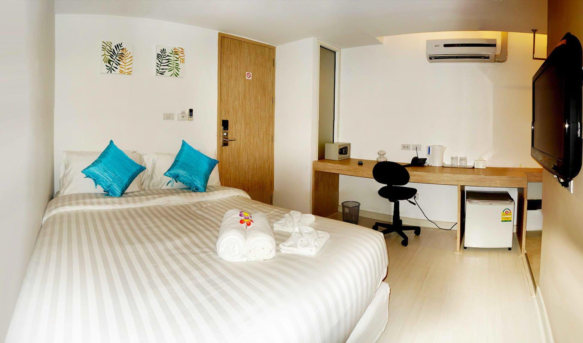 Nantra Sukhumvit 39 Hotel Bangkok Exterior photo