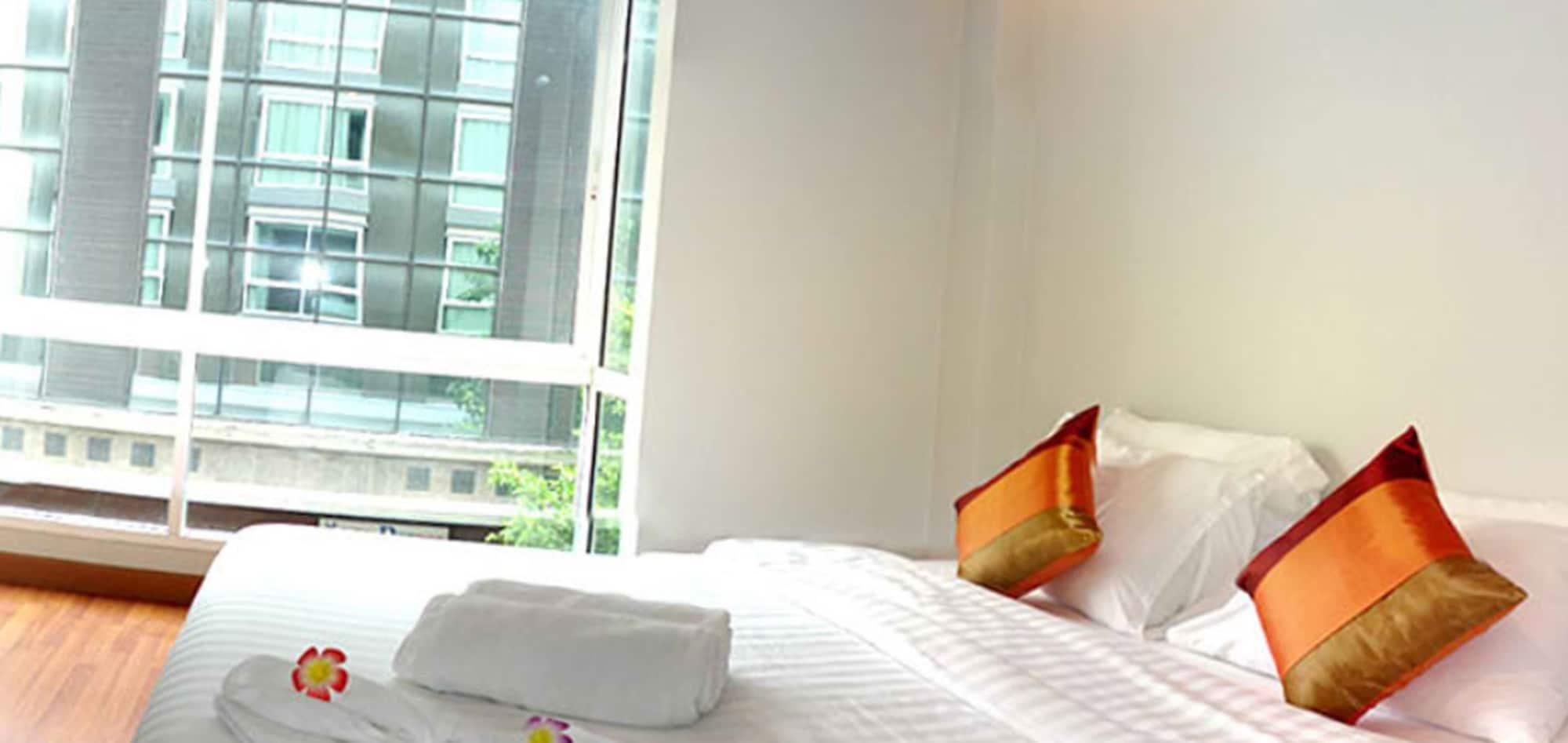 Nantra Sukhumvit 39 Hotel Bangkok Exterior photo