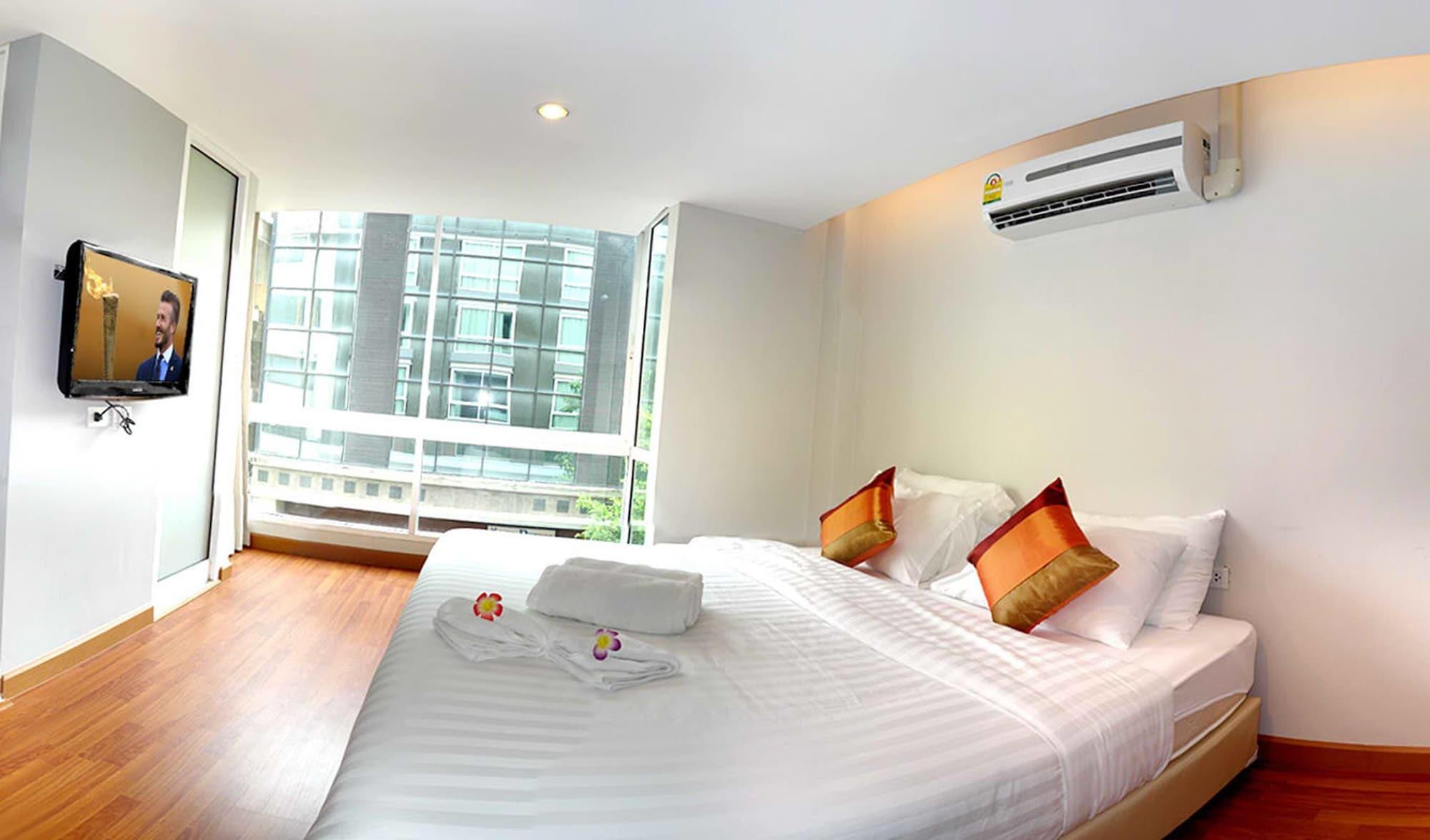 Nantra Sukhumvit 39 Hotel Bangkok Exterior photo