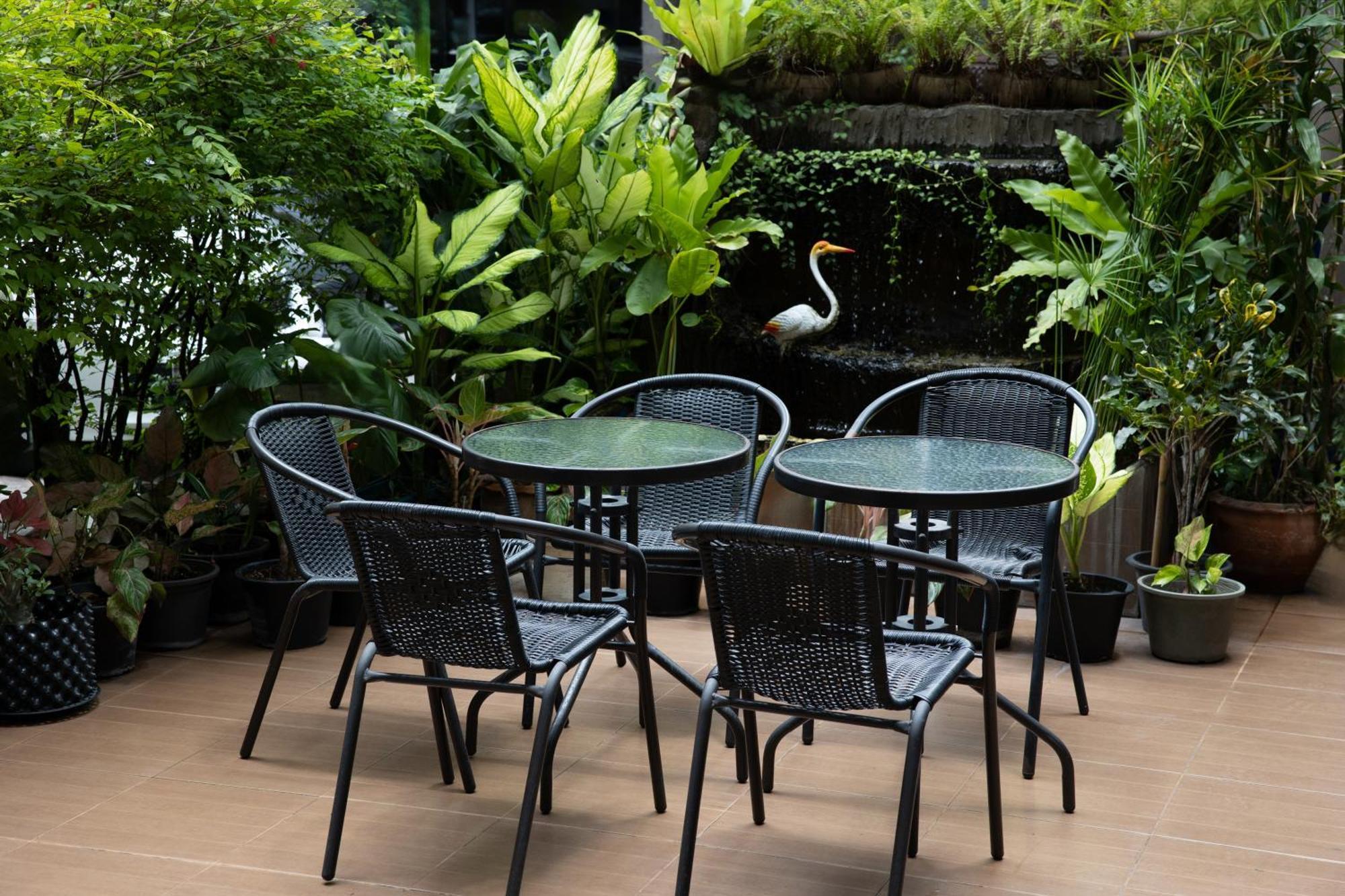 Nantra Sukhumvit 39 Hotel Bangkok Exterior photo